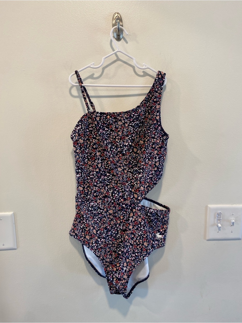 Abercrombie kids girls asymmetrical cutout one piece swimsuit size 15/16 floral